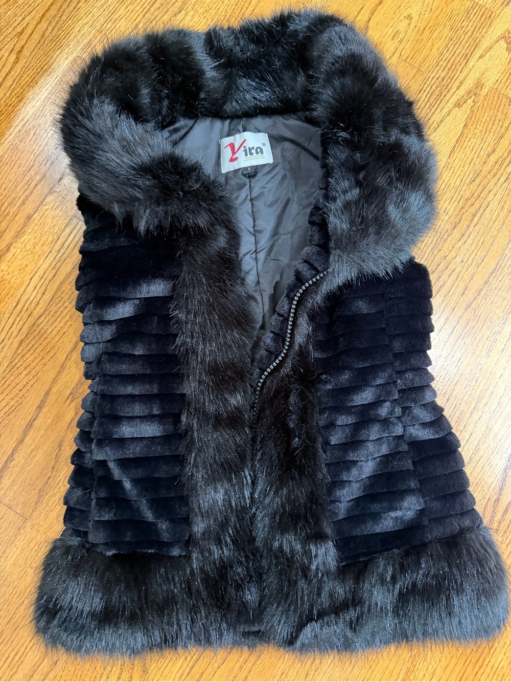 Yira Black Faux Fur Vest Sz S